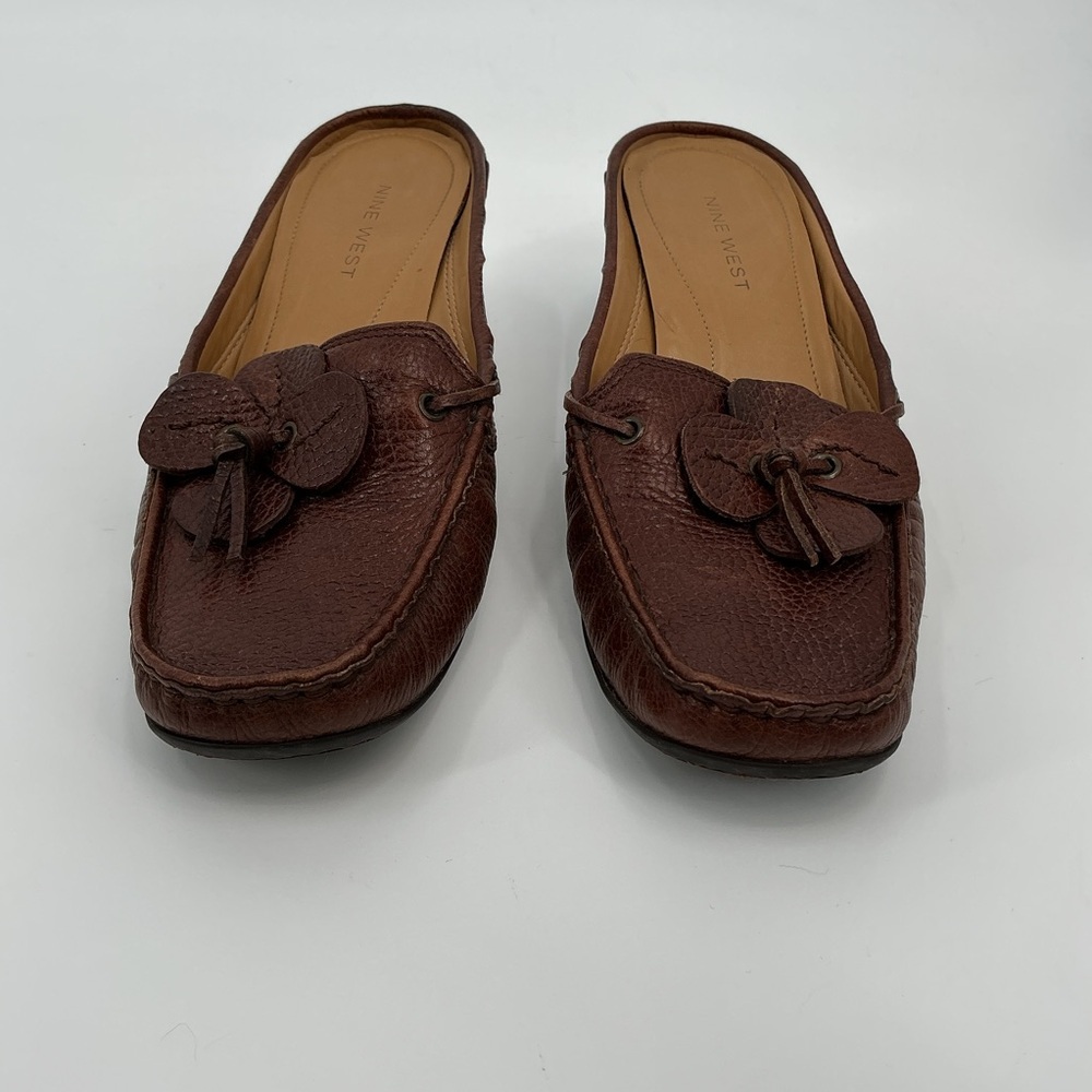Nine West Ladies Brown Leather Slip-On Kitten Mules with Floral Tassel Accent - Picture 2 of 13